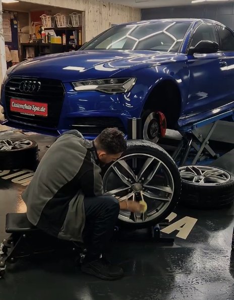 Detailing von Hand: Felgenaufbereitung in der Werkstatt von Custom Autospa Berlin